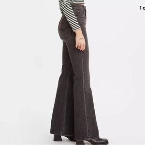 Great condition charcoal black Levis Ribcage Bootcut
